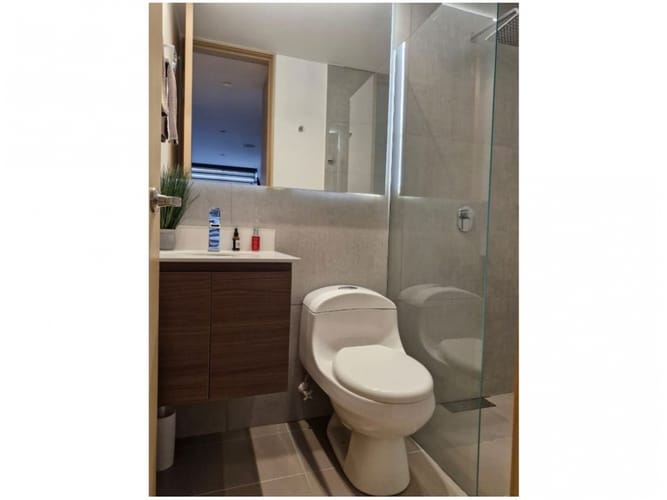 Apartamento de 3 alcobas en venta en El Poblado, Medellín, 68 m² · foto 9 de 21