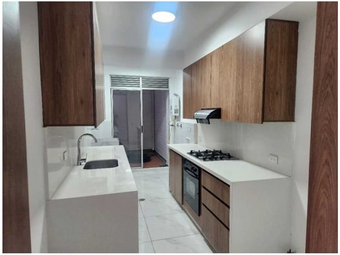Apartamento en venta en El Poblado, Medellín · foto 2 de 17