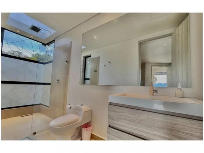 Casa de 3 alcobas en venta en San Lucas, Medellín, 412 m² · foto 5 de 21