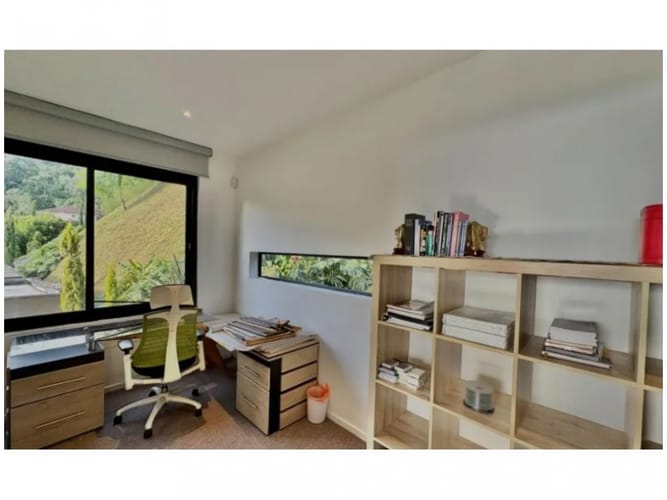 Casa de 3 alcobas en venta en San Lucas, Medellín, 412 m² · foto 6 de 21
