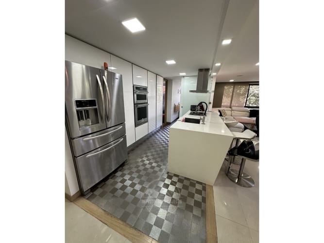 Apartamento de 2 alcobas en venta en El Poblado, Medellín, 112 m² · foto 4 de 6