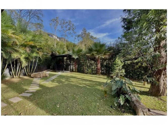 Casa de 3 alcobas en venta en San Lucas, Medellín, 412 m² · foto 8 de 21