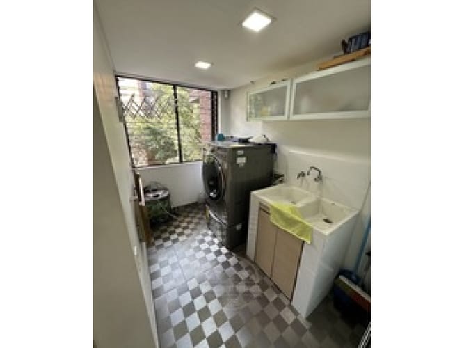 Apartamento de 2 alcobas en venta en El Poblado, Medellín, 112 m² · foto 5 de 6