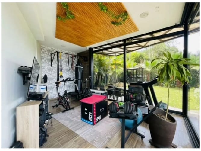 Casa de 3 alcobas en venta en San Lucas, Medellín, 412 m² · foto 10 de 21