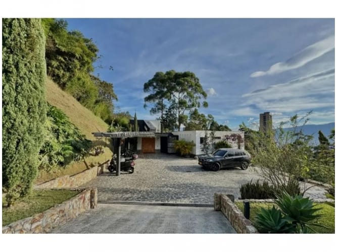 Casa de 3 alcobas en venta en San Lucas, Medellín, 412 m² · foto 11 de 21