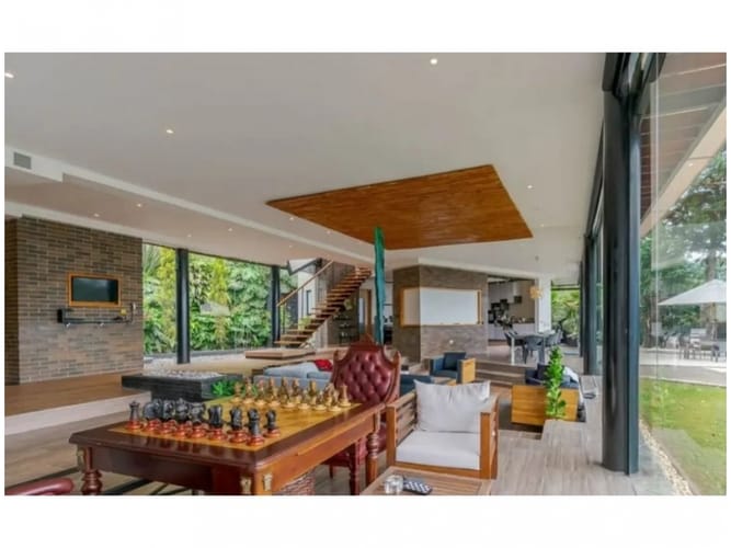 Casa de 3 alcobas en venta en San Lucas, Medellín, 412 m² · foto 13 de 21