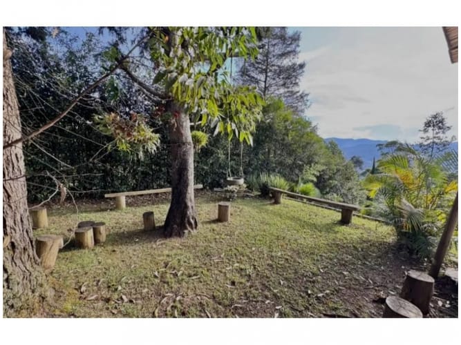 Casa de 3 alcobas en venta en San Lucas, Medellín, 412 m² · foto 15 de 21
