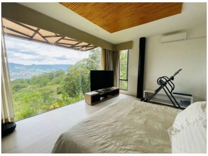 Casa de 3 alcobas en venta en San Lucas, Medellín, 412 m² · foto 19 de 21