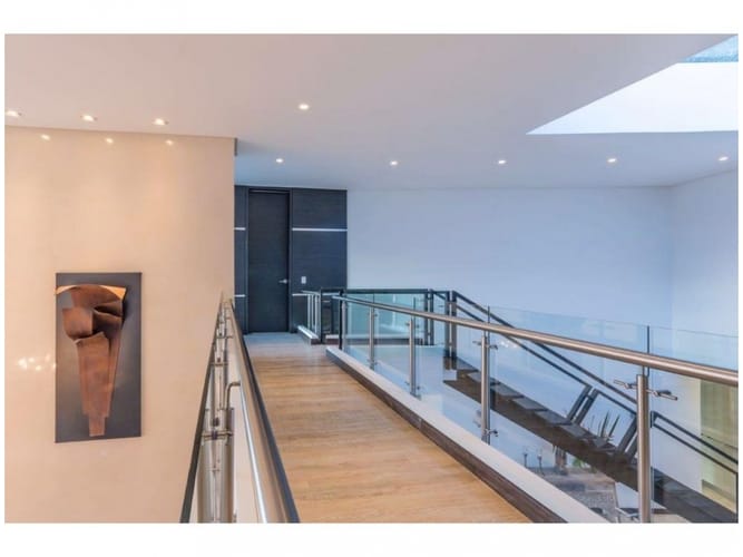 Casa de 4 alcobas en venta en El Poblado, Medellín, 738 m² · foto 6 de 14