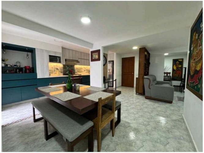 Apartamento de 3 alcobas en venta en El Poblado, Medellín, 98 m² · foto 3 de 16
