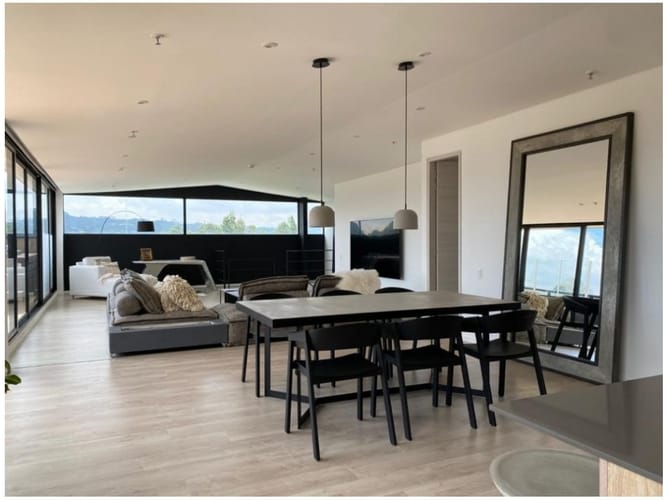 Apartamento de 3 alcobas en venta en Vía Las Palmas, Medellín, 270 m² · foto 3 de 14