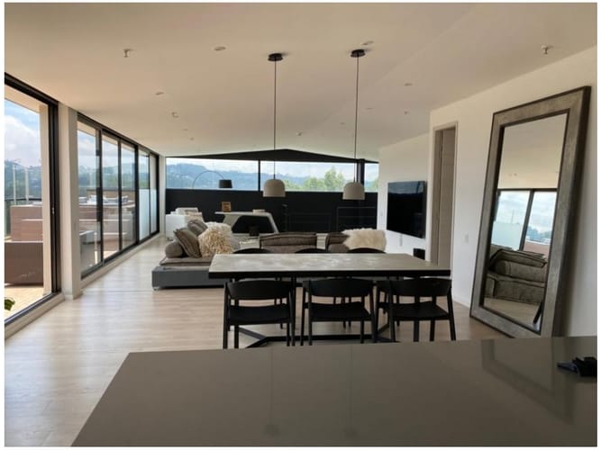 Apartamento de 3 alcobas en venta en Vía Las Palmas, Medellín, 270 m² · foto 4 de 14