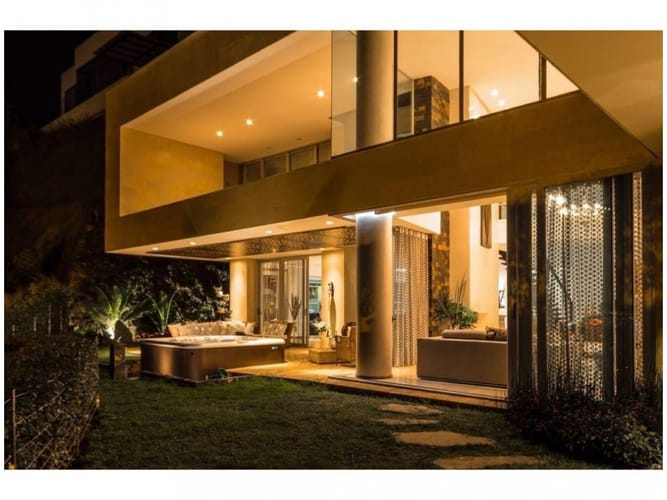 Casa de 4 alcobas en venta en El Poblado, Medellín, 738 m² · foto 10 de 14