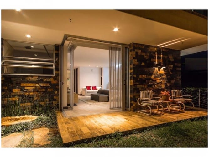 Casa de 4 alcobas en venta en El Poblado, Medellín, 738 m² · foto 13 de 14