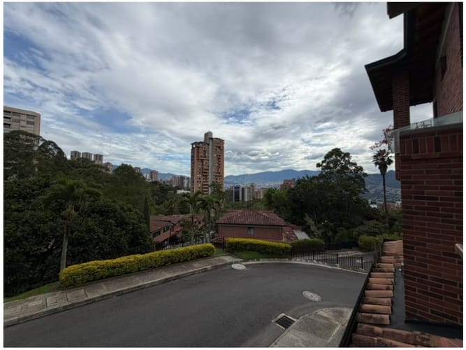 Casa de 4 alcobas en venta en El Poblado, Medellín, 350 m² · foto 4 de 24