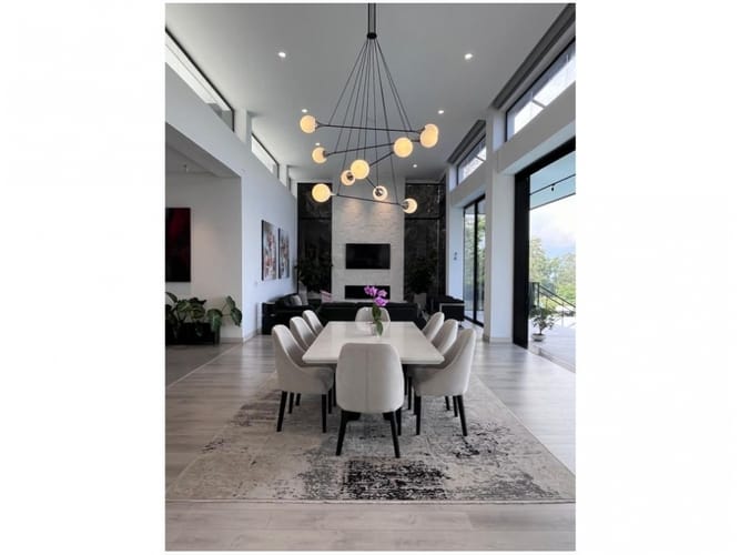 Casa de 5 alcobas en venta en El Poblado, Medellín, 1500 m² · foto 5 de 16