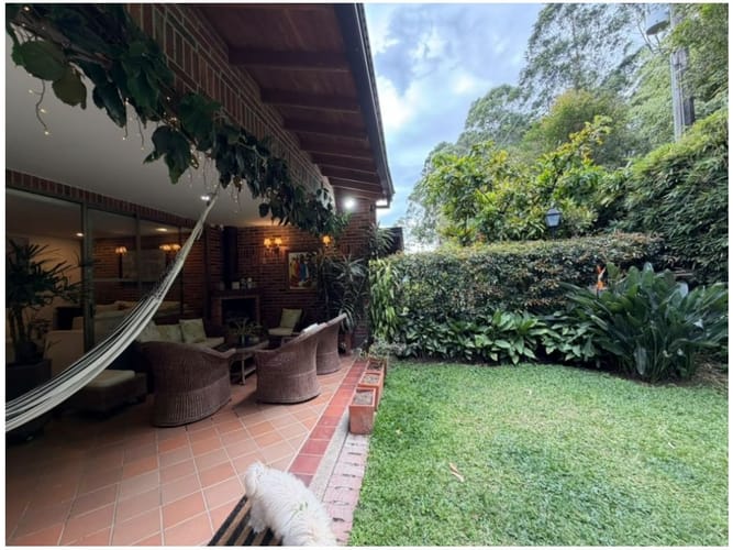 Casa de 4 alcobas en venta en El Poblado, Medellín, 350 m² · foto 11 de 24