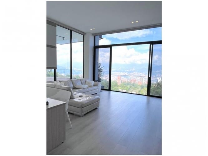 Casa de 5 alcobas en venta en El Poblado, Medellín, 1500 m² · foto 7 de 16