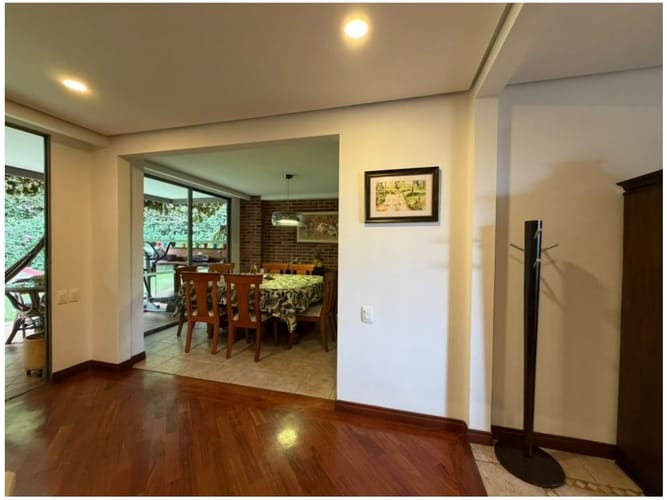 Casa de 4 alcobas en venta en El Poblado, Medellín, 350 m² · foto 12 de 24