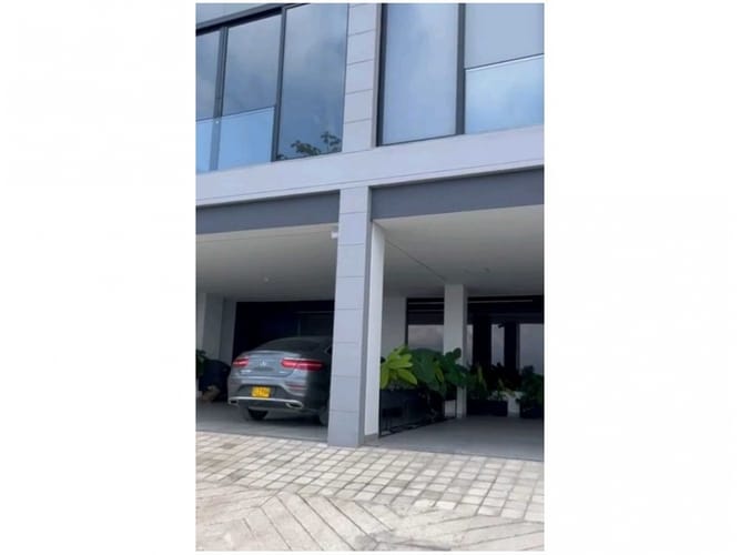 Casa de 5 alcobas en venta en El Poblado, Medellín, 1500 m² · foto 16 de 16