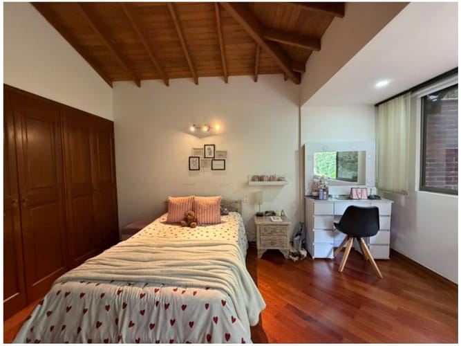 Casa de 4 alcobas en venta en El Poblado, Medellín, 350 m² · foto 20 de 24