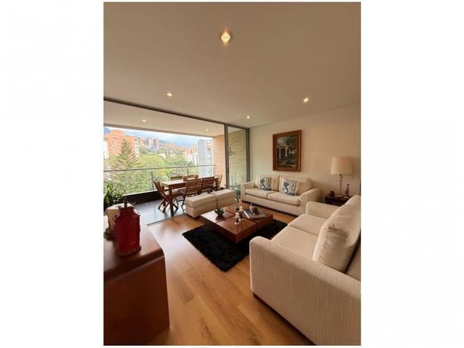 Apartamento de 3 alcobas en venta en La Florida, Medellín, 140 m² · foto 3 de 18