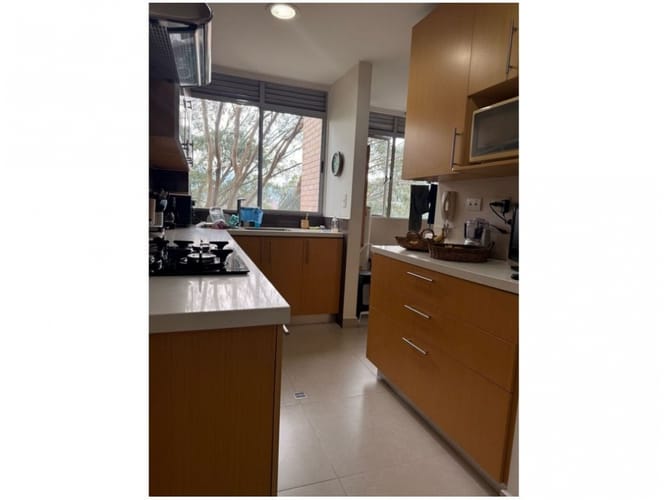 Apartamento de 3 alcobas en venta en La Florida, Medellín, 140 m² · foto 8 de 18