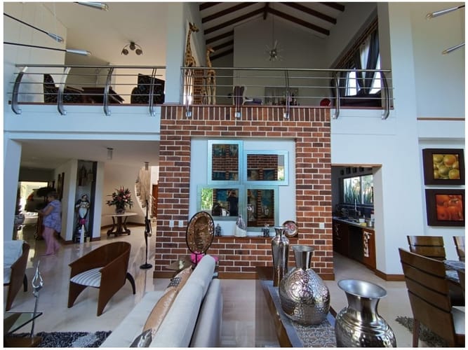 Casa de 5 alcobas en venta en Loma Del Chocho, Envigado, 656 m² · foto 4 de 24