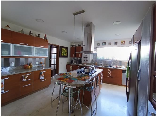 Casa de 5 alcobas en venta en Loma Del Chocho, Envigado, 656 m² · foto 5 de 24