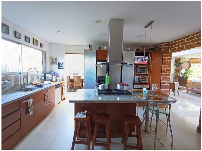 Casa de 5 alcobas en venta en Loma Del Chocho, Envigado, 656 m² · foto 6 de 24