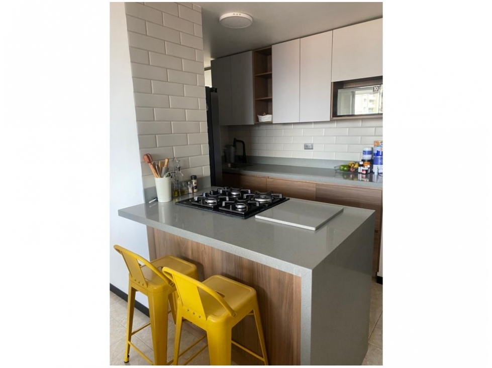 Apartamento en venta en Loma De Los Bernal, Medellín · foto 4 de 17