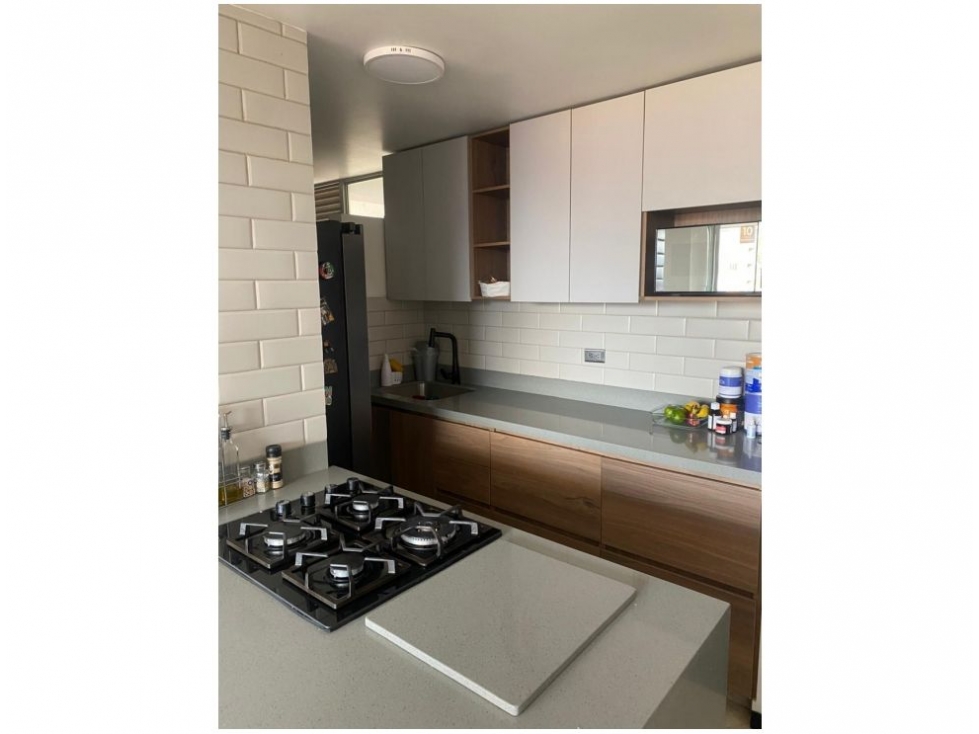 Apartamento en venta en Loma De Los Bernal, Medellín · foto 6 de 17