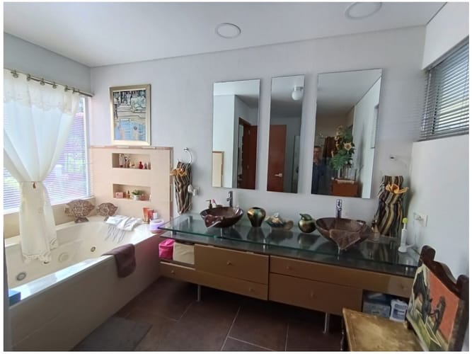 Casa de 5 alcobas en venta en Loma Del Chocho, Envigado, 656 m² · foto 10 de 24