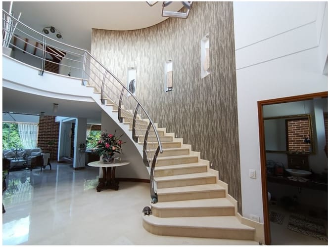 Casa de 5 alcobas en venta en Loma Del Chocho, Envigado, 656 m² · foto 11 de 24