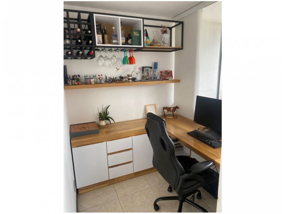 Apartamento en venta en Loma De Los Bernal, Medellín · foto 8 de 17