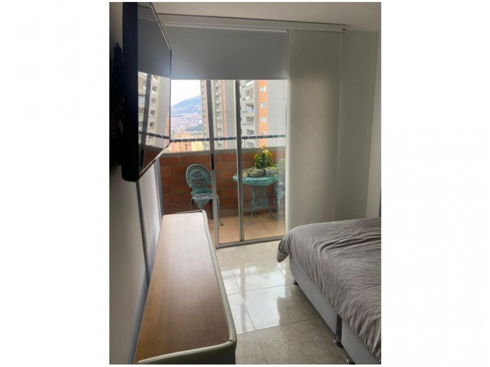 Apartamento en venta en Loma De Los Bernal, Medellín · foto 13 de 17