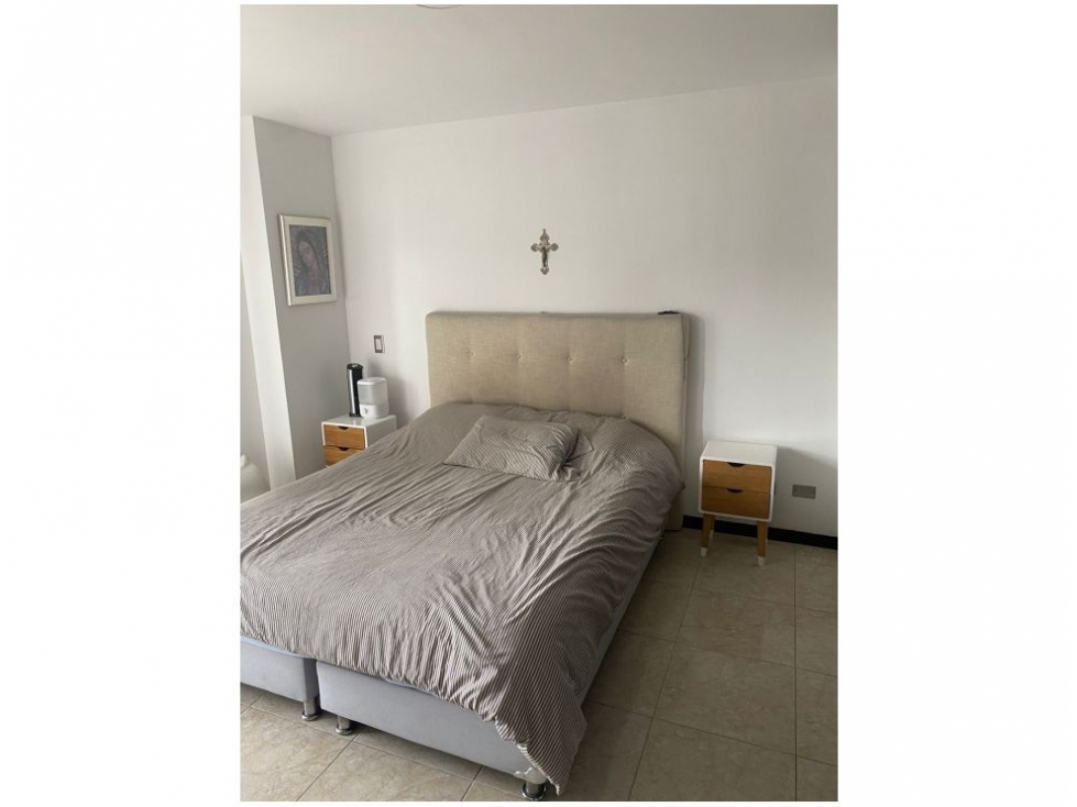 Apartamento en venta en Loma De Los Bernal, Medellín · foto 15 de 17
