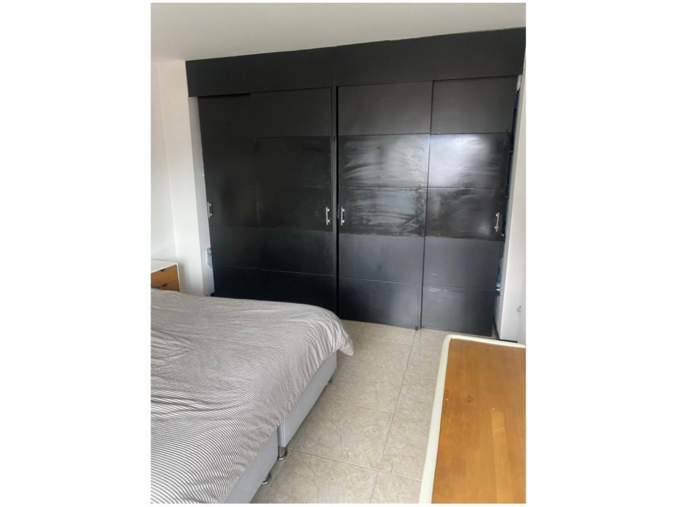 Apartamento en venta en Loma De Los Bernal, Medellín · foto 16 de 17