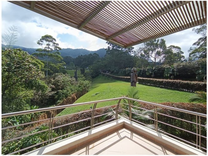 Casa de 5 alcobas en venta en Loma Del Chocho, Envigado, 656 m² · foto 21 de 24