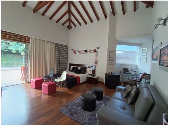 Casa de 5 alcobas en venta en Loma Del Chocho, Envigado, 656 m² · foto 23 de 24