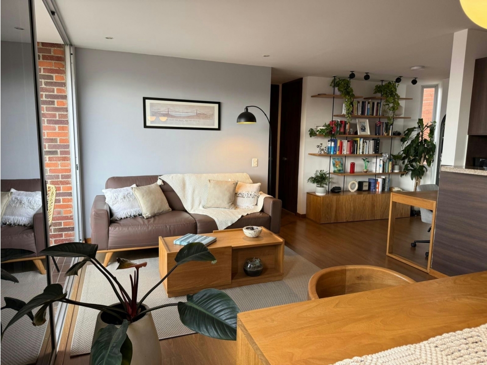 Apartamento en venta en Loma Del Esmeraldal, Envigado · foto 2 de 9
