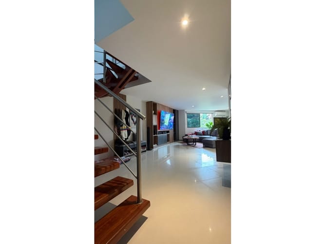 Apartamento de 5 alcobas en venta en Aves Maria, Sabaneta, 236 m² · foto 5 de 24