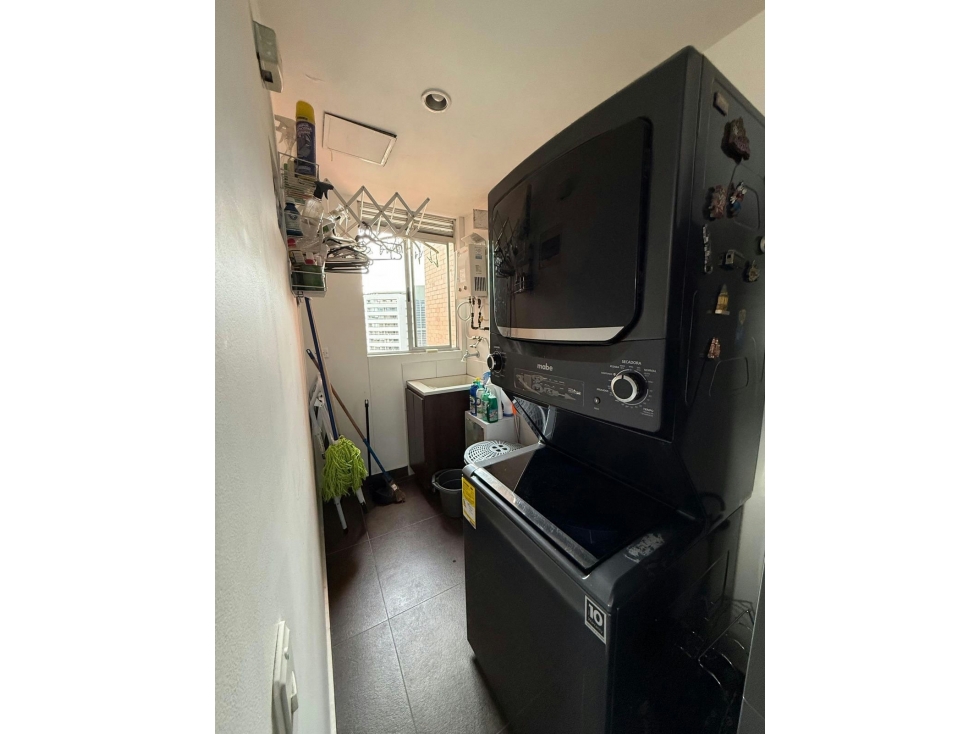 Apartamento en venta en Loma Del Esmeraldal, Envigado · foto 5 de 9