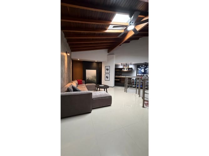 Apartamento de 5 alcobas en venta en Aves Maria, Sabaneta, 236 m² · foto 18 de 24