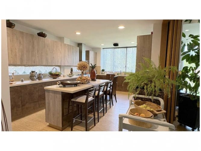 Casa de 3 alcobas en venta en Vía Las Palmas, Envigado, 1330 m² · foto 2 de 15