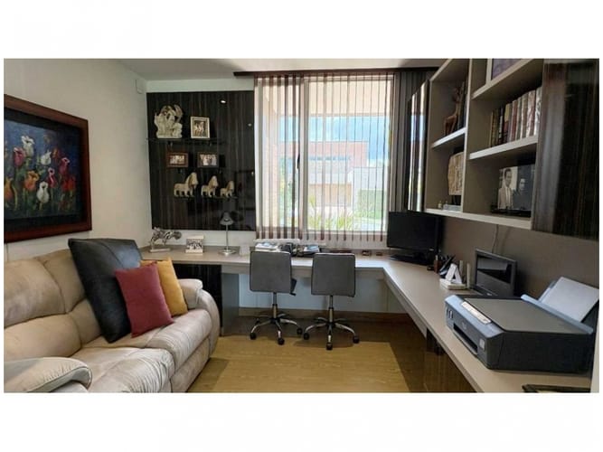 Casa de 3 alcobas en venta en Vía Las Palmas, Envigado, 1330 m² · foto 4 de 15