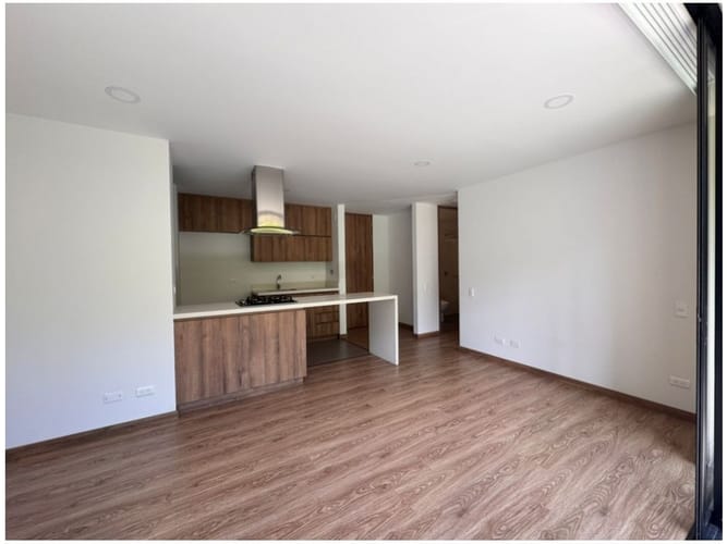 Apartamento de 2 alcobas en venta en Las Antillas, Envigado, 65 m² · foto 2 de 13