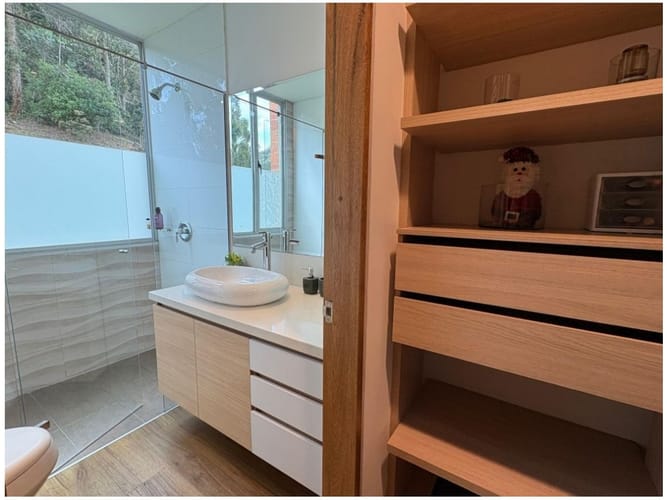 Casa de 3 alcobas en venta en Vía Las Palmas, Envigado, 1330 m² · foto 11 de 15