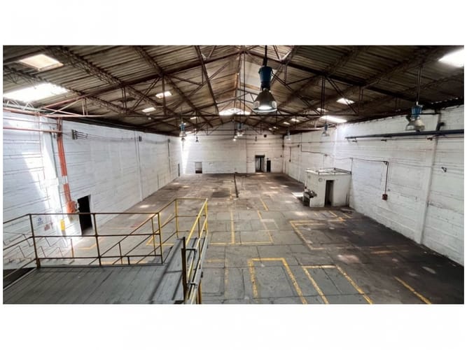 Bodega en venta en Las Mercedes, Itagüí, 2000 m² · foto 3 de 24