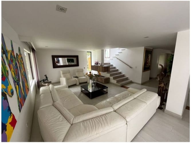 Casa de 5 alcobas en venta en El Poblado, Medellín, 643 m² · foto 9 de 24